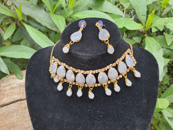 Grey Stone work Jewellery Set